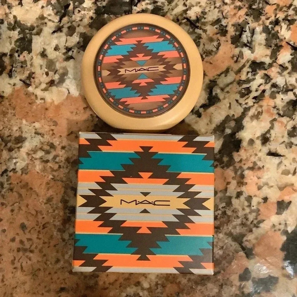 MAC Retired Vibe Tribe Limited Ed Lipstick, Face Powder, Eye.
New in Box - Picture 2 of 5